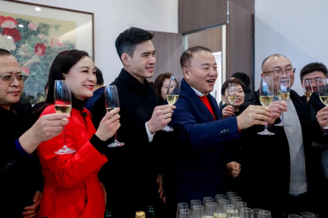 1607142997969506F33E.jpg 1607142997969506F33E.jpg