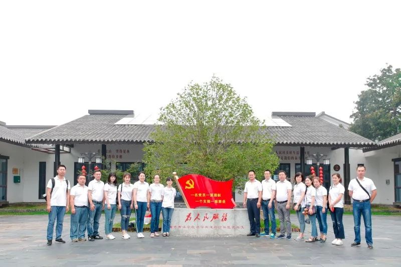 1593567904107764D39A.jpg 1593567904107764D39A.jpg