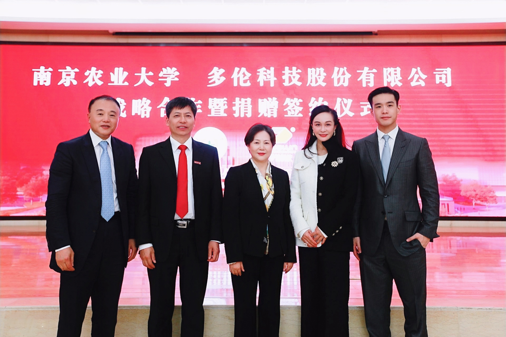 16031710321381873A55.jpg 16031710321381873A55.jpg